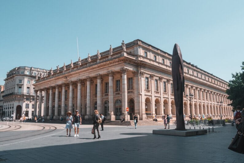 Walking in Bordeaux